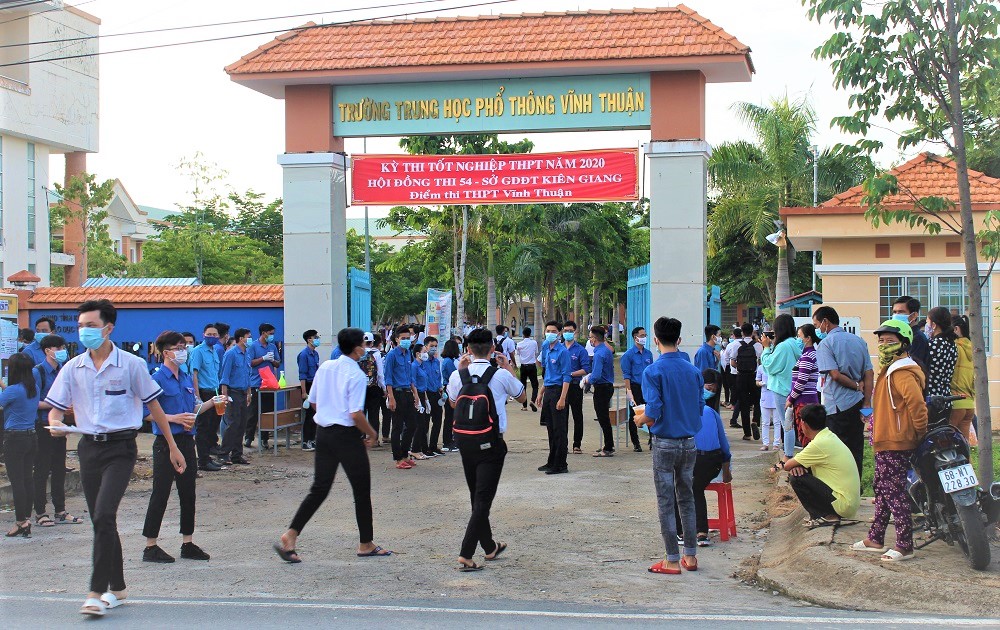 Chuyển đổi số trong công tác điểm danh học sinh tại trường THPT Vĩnh Thuận